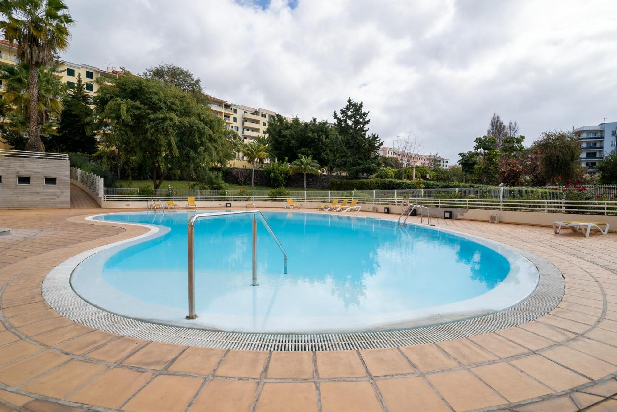 Green Park Ajuda Apartment 丰沙尔 外观 照片
